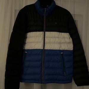 FREE SHIPPING; gorgeous blue black white; lightweight; exc. cond